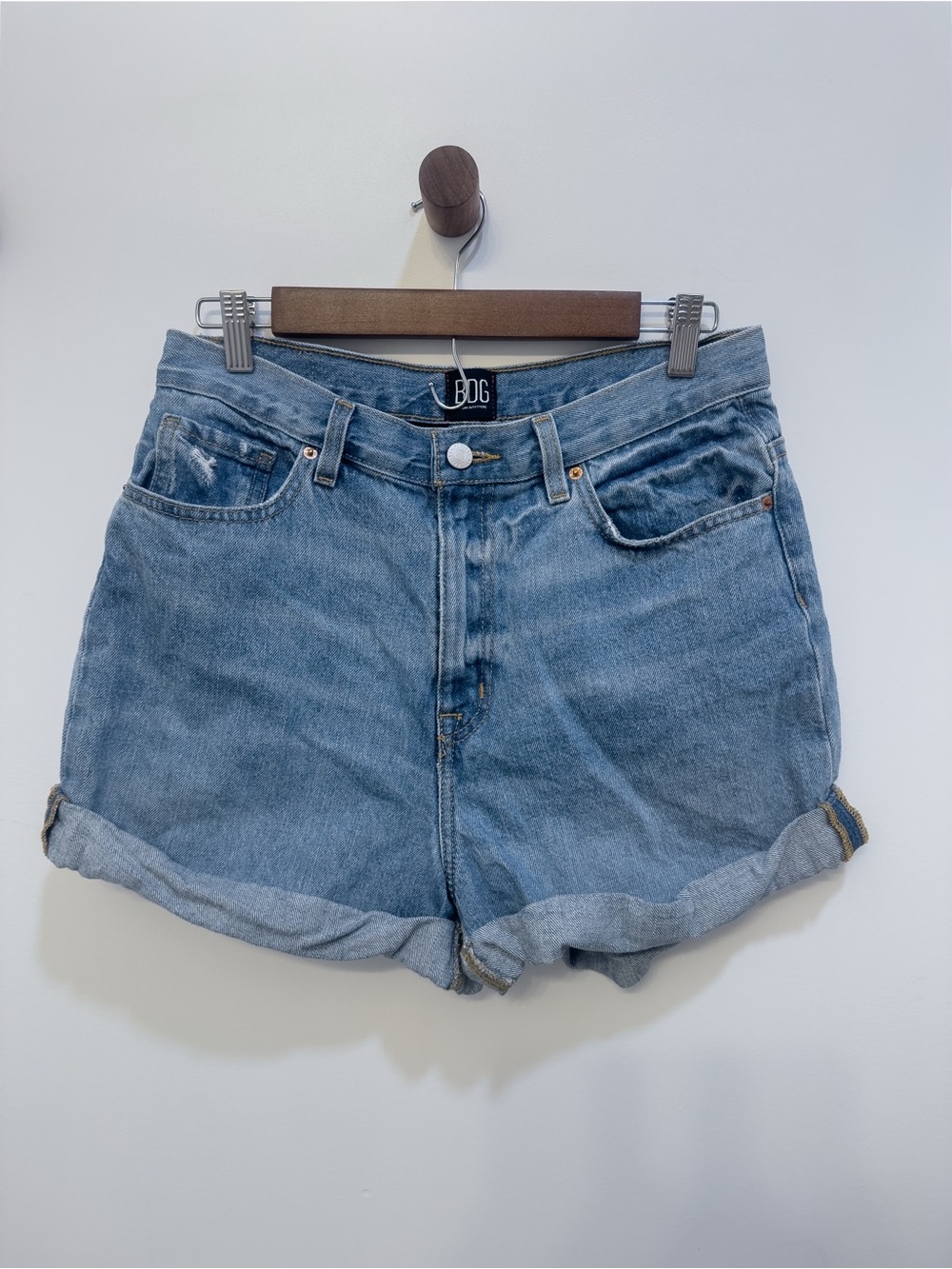 BDG 90s Butter Mom High Rise Cuffed Denim Shorts Sz 30 Light Wash